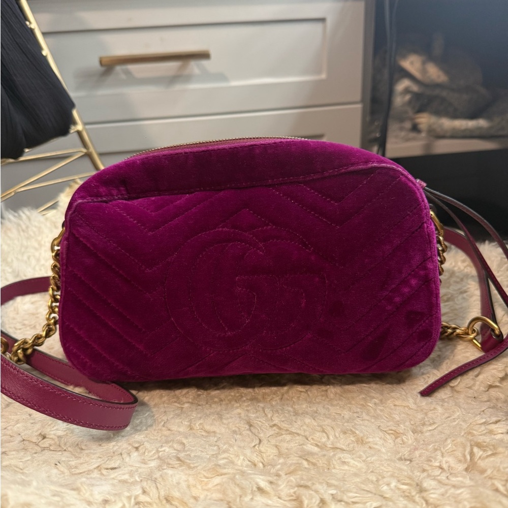 Gucci Purple Crossbody Bag with Gold Accents - Picture 3 of 4
